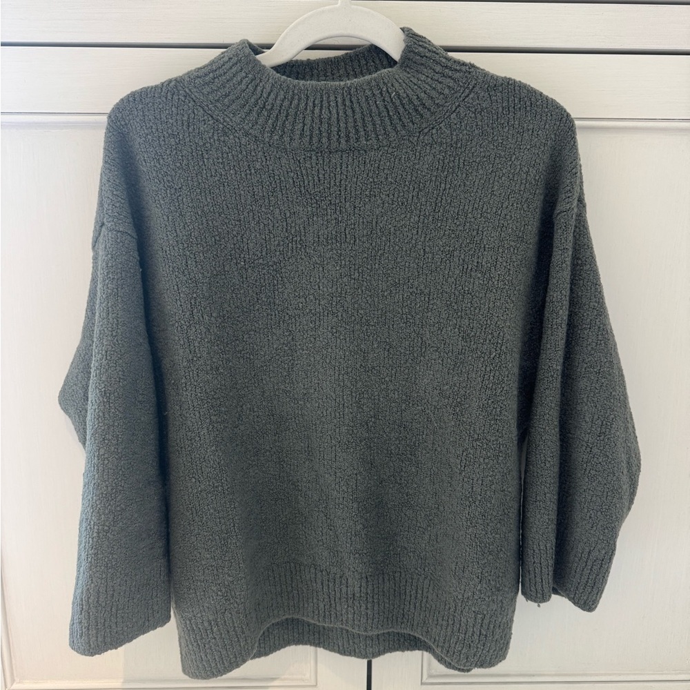 VINCE Women's Green/Grey Crewneck Sweater size extra small XS